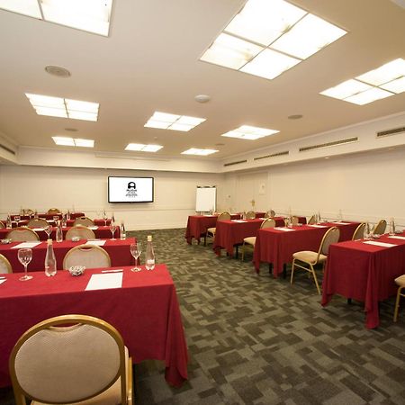Austral Plaza Hotel コモドーロ・リバダビア エクステリア 写真
