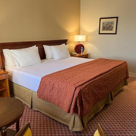 Austral Plaza Hotel コモドーロ・リバダビア エクステリア 写真