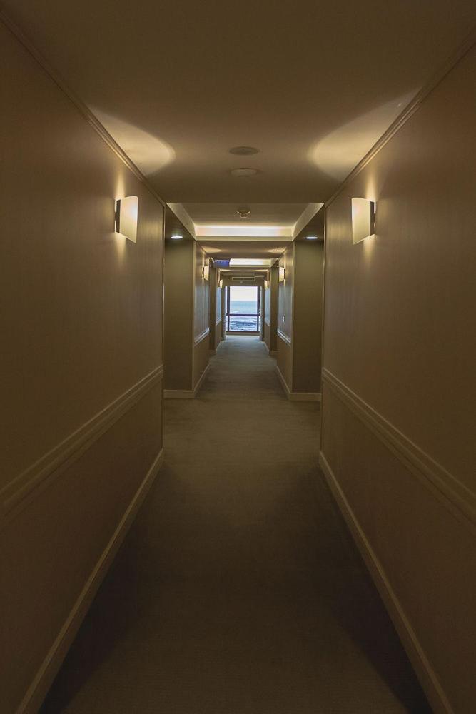 Austral Plaza Hotel コモドーロ・リバダビア エクステリア 写真