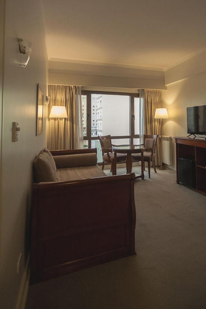 Austral Plaza Hotel コモドーロ・リバダビア 部屋 写真