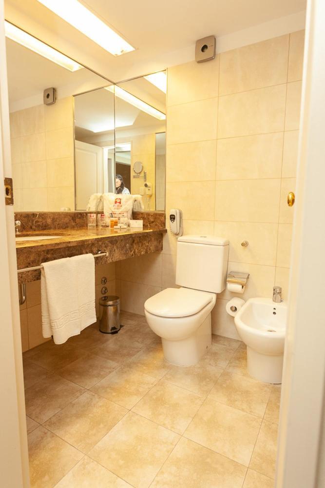 Austral Plaza Hotel コモドーロ・リバダビア 部屋 写真