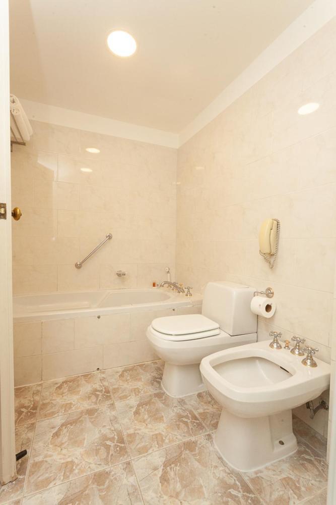 Austral Plaza Hotel コモドーロ・リバダビア 部屋 写真