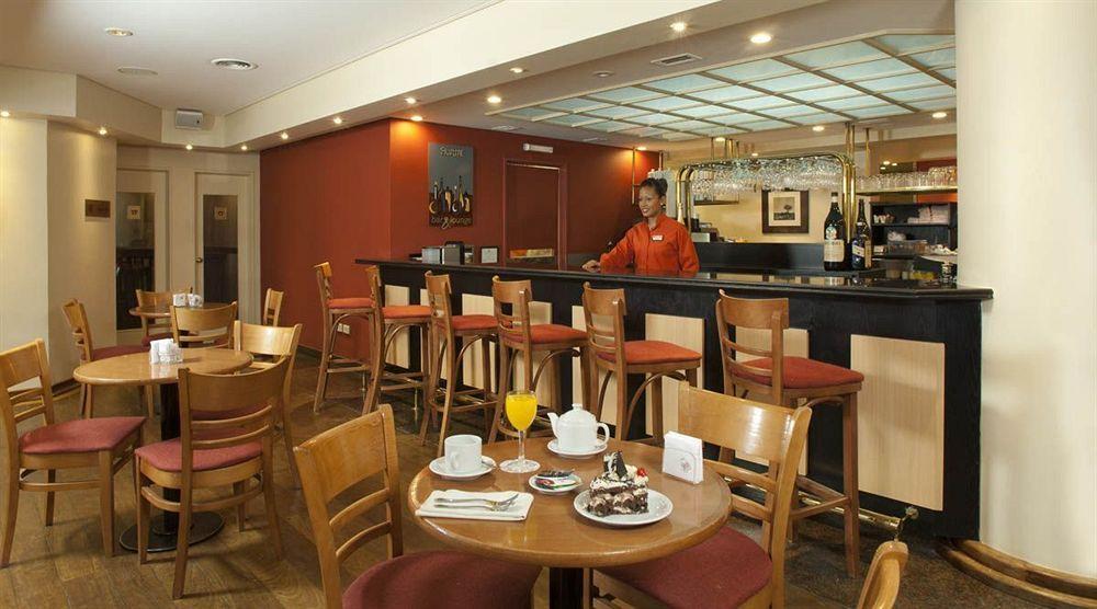 Austral Plaza Hotel コモドーロ・リバダビア エクステリア 写真